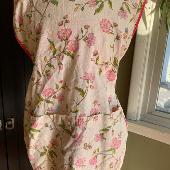 Set of Two Handmade Vintage Mid-Century Cooking Aprons Set - Picture 8 of 16